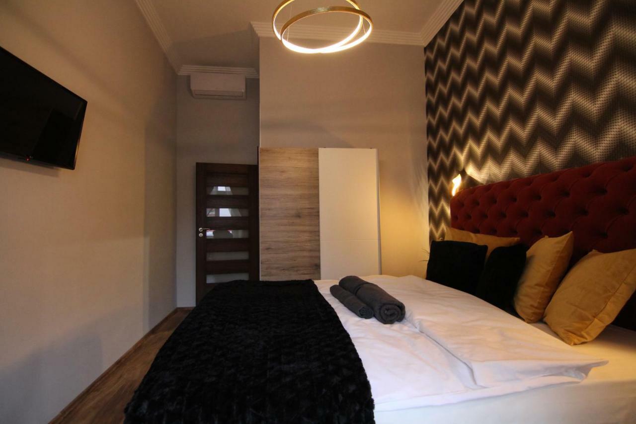 Center Of The Center, The Grand Deluxe Apartamento Budapeste Exterior foto