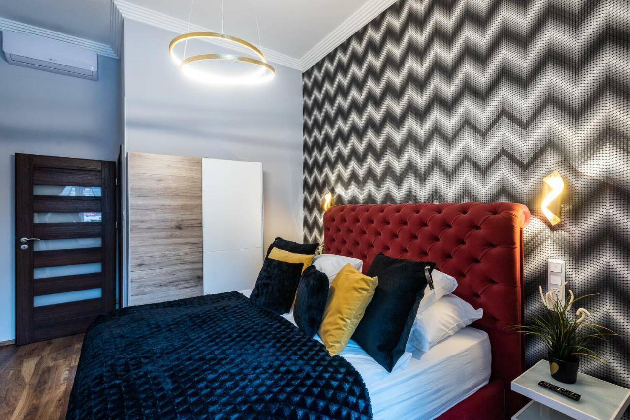 Center Of The Center, The Grand Deluxe Apartamento Budapeste Exterior foto