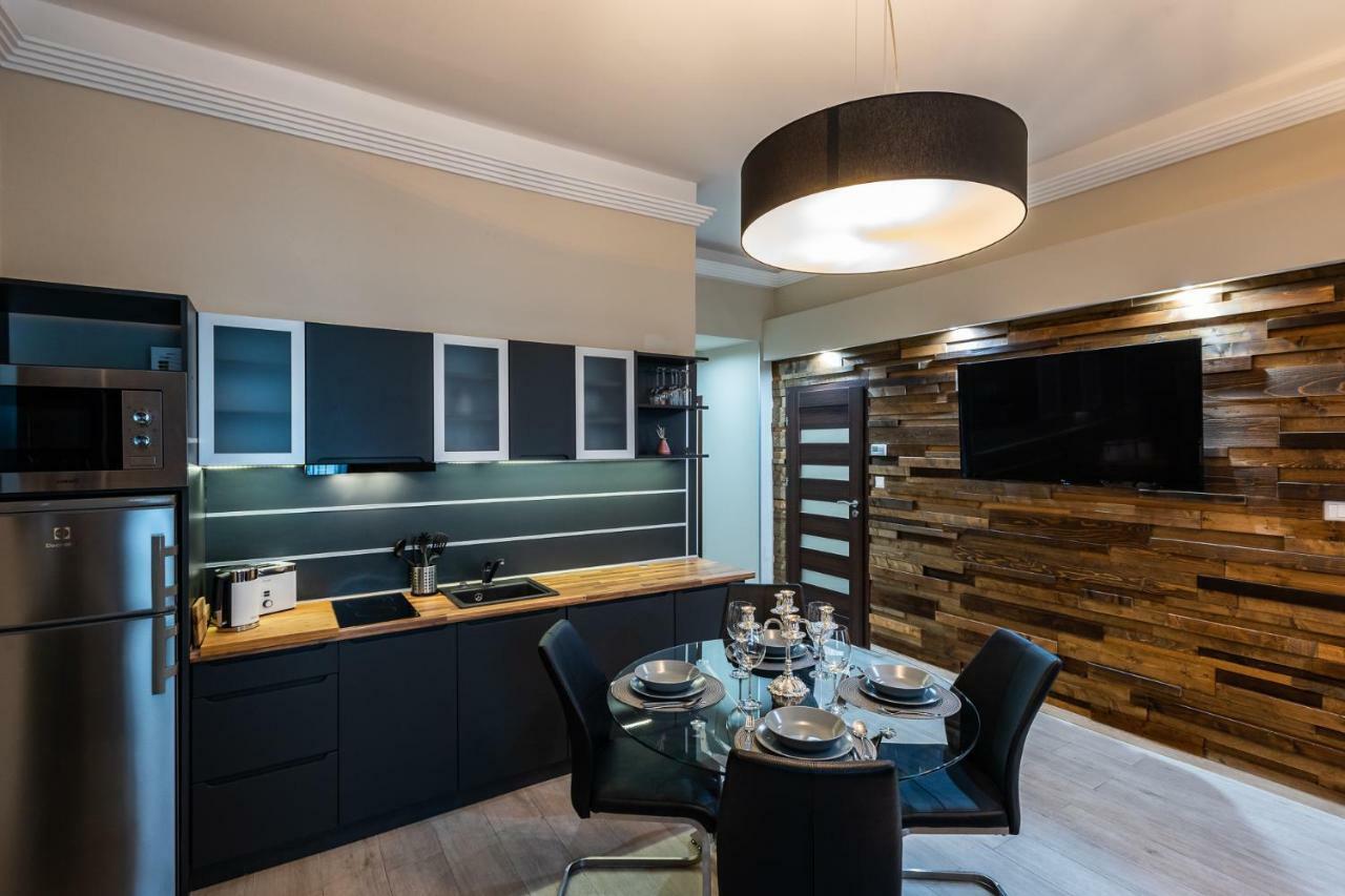 Center Of The Center, The Grand Deluxe Apartamento Budapeste Exterior foto