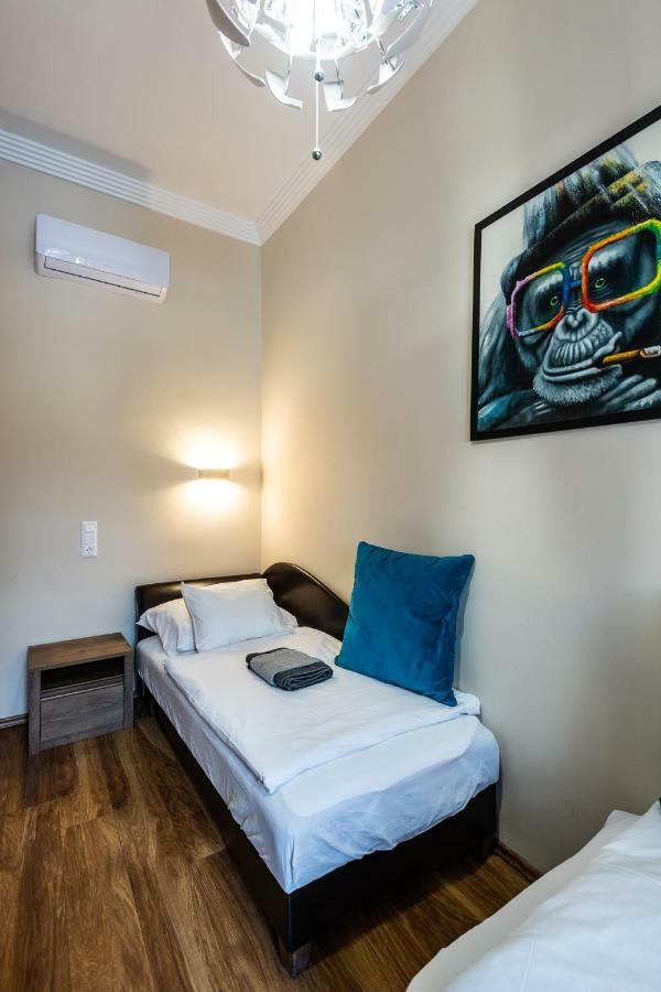 Center Of The Center, The Grand Deluxe Apartamento Budapeste Exterior foto
